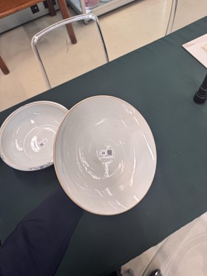 Lot 67 - A large Chinese 'dragon' dish and cover, Qing dynasty, Guangxu period