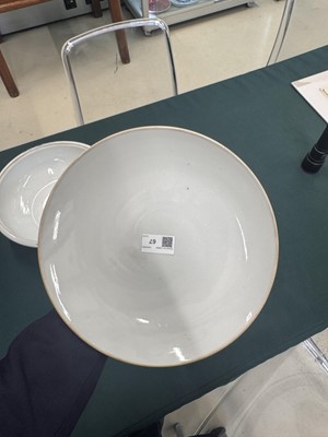 Lot 67 - A large Chinese 'dragon' dish and cover, Qing dynasty, Guangxu period