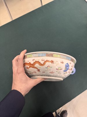 Lot 67 - A large Chinese 'dragon' dish and cover, Qing dynasty, Guangxu period