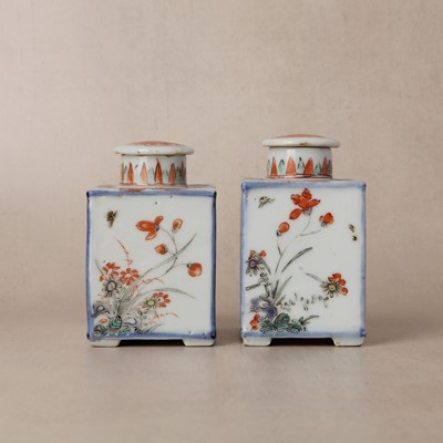 Lot 20 - A near-pair of Chinese export famille-verte 'chicken' tea caddies, Qing dynasty, Kangxi period