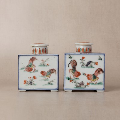Lot 20 - A near-pair of Chinese export famille-verte 'chicken' tea caddies, Qing dynasty, Kangxi period