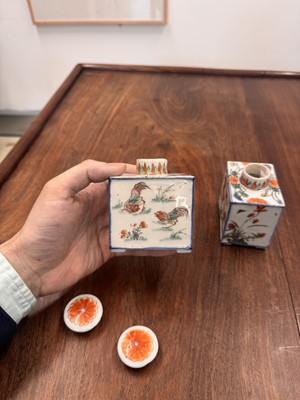 Lot 20 - A near-pair of Chinese export famille-verte 'chicken' tea caddies, Qing dynasty, Kangxi period