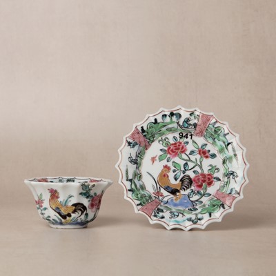 Lot 161 - A Chinese export famille-rose 'cockerel' cup and saucer, Qing dynasty, Yongzheng period