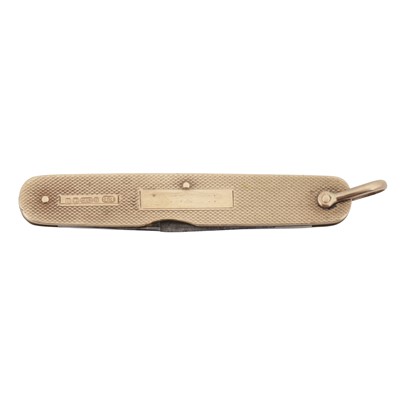 Lot 556 - A 9ct gold pen knife