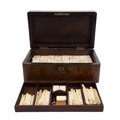 Lot 392 - An early 20th Century bone and bamboo mahjong set