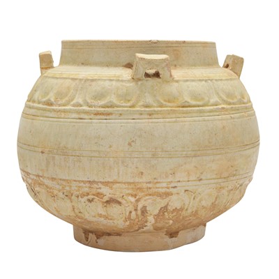 Lot 672 - A Chinese white-glazed jar, Northen Qi dynasty