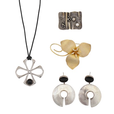 Lot 139 - A collection of jewellery