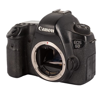 Lot 104 - Canon