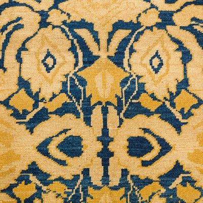 Lot 61 - A fine Arts & Crafts design carpet
