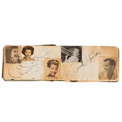 Lot 43 - Autograph Album.- Incl. Frank Sinatra