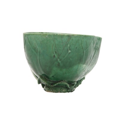 Lot 31 - A Chinese sancai 'lotus pod' brush washer, Qing dynasty, Kangxi period