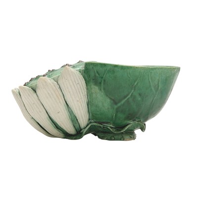 Lot 31 - A Chinese sancai 'lotus pod' brush washer, Qing dynasty, Kangxi period