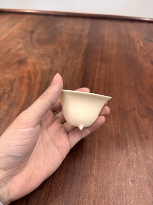 Lot 90 - Two Chinese Dehua inscribed cups, Qing dynasty, 17th/18th century