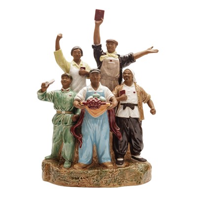 Lot 440 - A large Chinese Shiwan Cultural Revolution figure group, 1966-1976
