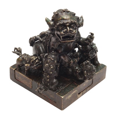 Lot 101 - A rare Chinese bronze 'Buddhist lion' puzzle seal set, Qing dynasty, 18th/19th century