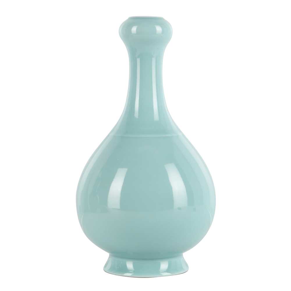 Lot 86 - A Chinese monochrome celadon-glazed garlic-mouth vase, suantouping, Qing dynasty, Qianlong mark