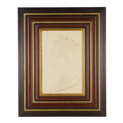 Lot 130 - A Royal Worcester limited edition plaque of Queen Elizabeth II after Arnold Machin