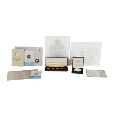 Lot 28 - A collection of proof and uncirculated Queen Elizabeth II coins and medallions