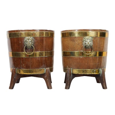 Lot 224 - A matched pair of brass coopered buckets