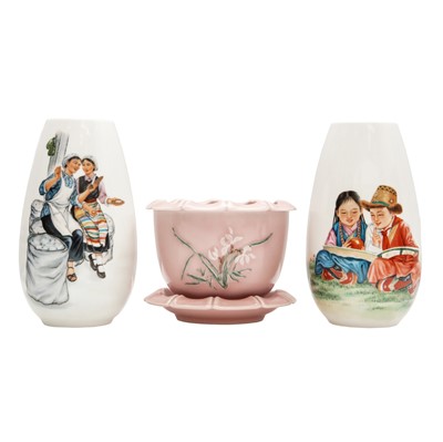 Lot 452 - A group of Chinese ceramics, mid-20th century