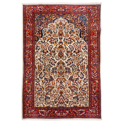 Lot 33 - A fine Sarouk prayer rug, west Persia