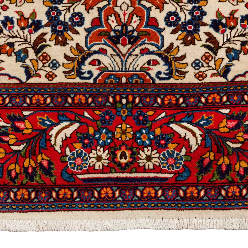 Sarouk Prayer Rug Lot 33 - A fine Sarouk prayer rug, west Persia