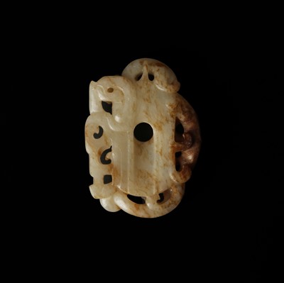 Lot 508 - A Chinese archaistic jade 'dragon' carving, 19th-20th century