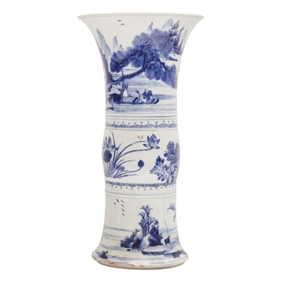 Lot 1 - A Chinese blue and white 'gu' vase, Qing dynasty, Kangxi period