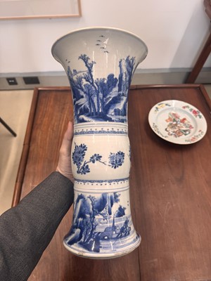 Lot 1 - A Chinese blue and white 'gu' vase, Qing dynasty, Kangxi period