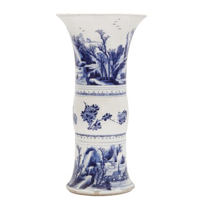 Lot 1 - A Chinese blue and white 'gu' vase, Qing dynasty, Kangxi period