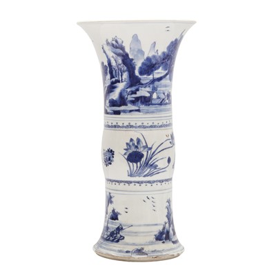 Lot 1 - A Chinese blue and white 'gu' vase, Qing dynasty, Kangxi period