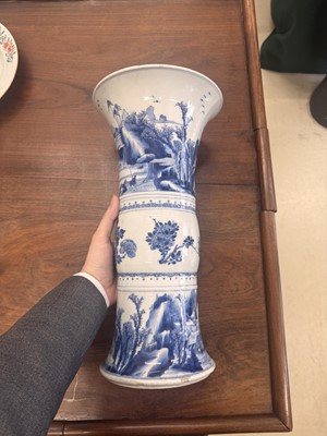 Lot 1 - A Chinese blue and white 'gu' vase, Qing dynasty, Kangxi period