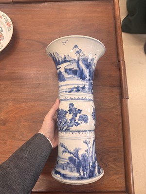Lot 1 - A Chinese blue and white 'gu' vase, Qing dynasty, Kangxi period