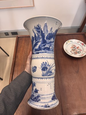 Lot 1 - A Chinese blue and white 'gu' vase, Qing dynasty, Kangxi period