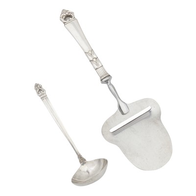 Lot 594 - An American sterling silver cream ladle, by International Sterling