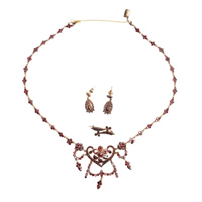 Lot 40 - A garnet necklace, earrings, and brooch suite