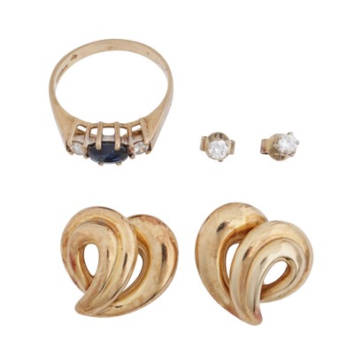 Lot 6 - A group of jewellery