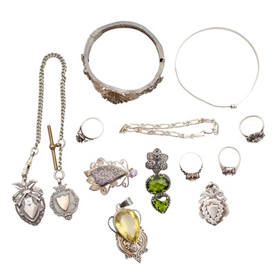 Lot 130 - A group of silver jewellery