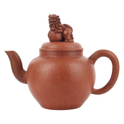 Lot 578 - A very large Chinese Yixing zisha teapot and cover, Qing dynasty