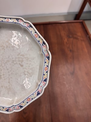 Lot 69 - A Chinese famille-rose 'lotus' jardiniere stand, Qing dynasty, 18th century