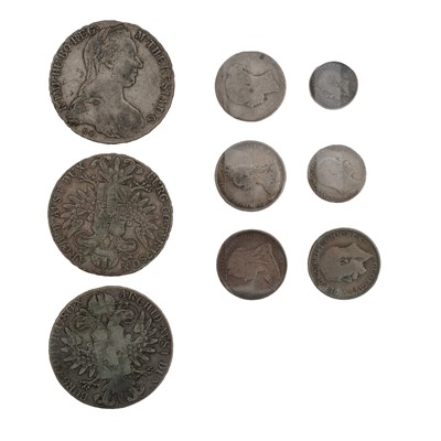 Lot 552 - A mixed group of silver coins to include GB examples.