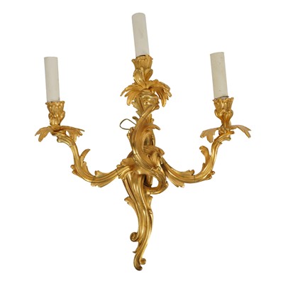 Lot 286 - A giltwood three light wall applique, in Rococo style