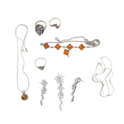 Lot 129 - A group of jewellery