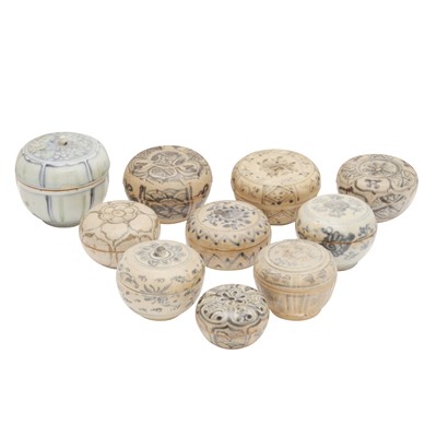 Lot 794 - A large group of Annamese blue and white 'floral' box and covers, 15th/16th century