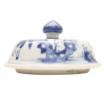 Lot 619 - A Chinese blue and white cover, Qing dynasty, Kangxi period