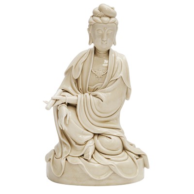 Lot 602 - A Chinese Dehua figure of Guanyin, 20th century