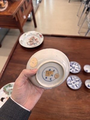 Lot 22 - A fine pair of Chinese famille-verte ‘Lady and boy’ dishes, Qing dynasty, Kangxi period