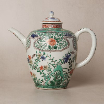 Lot 23 - A Chinese famille-verte 'floral' teapot, Qing dynasty, Kangxi period