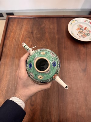 Lot 23 - A Chinese famille-verte 'floral' teapot, Qing dynasty, Kangxi period