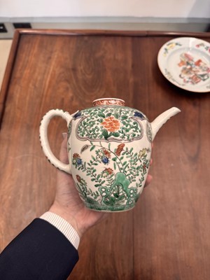 Lot 23 - A Chinese famille-verte 'floral' teapot, Qing dynasty, Kangxi period